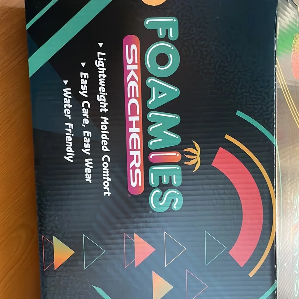 BNIB. KIDS SIZE 5 Skechers Foamies in Aqua Surge blue/ lime green. - Picture 10 of 11